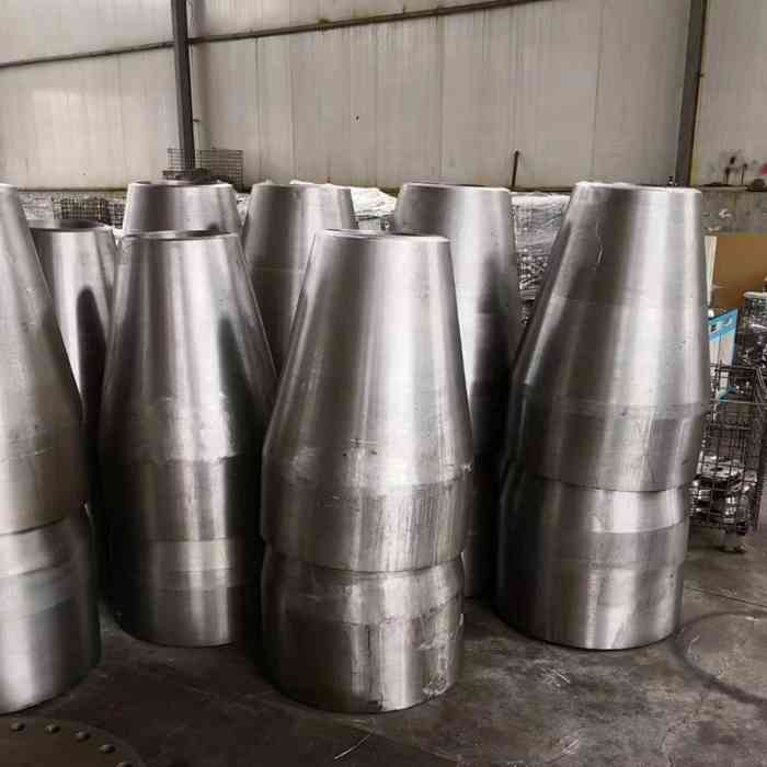 Carbon Steel Eccentric Reducer Seamless Pipe Connector for High-Pressure Pipeline Diameter Changes - Image 2